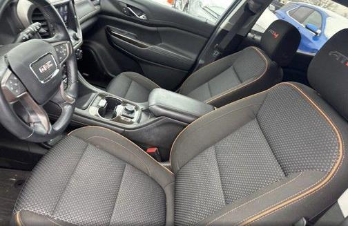 2023 GMC Acadia AWD AT4