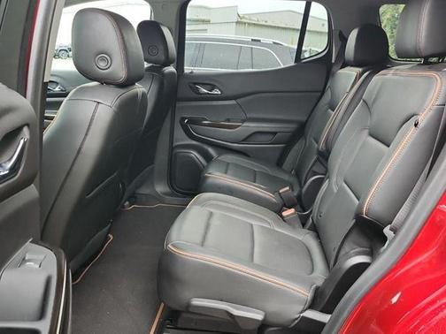2023 GMC Acadia AWD AT4