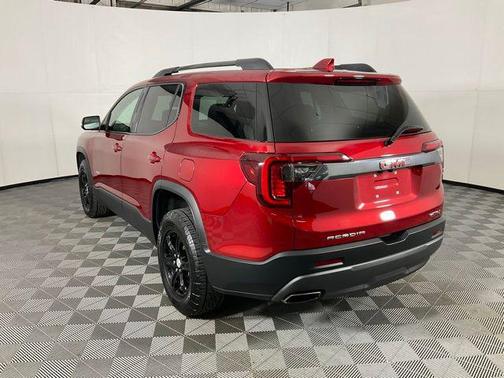 2023 GMC Acadia AWD AT4