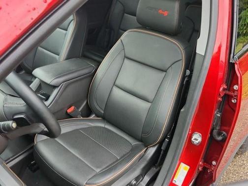 2023 GMC Acadia AWD AT4