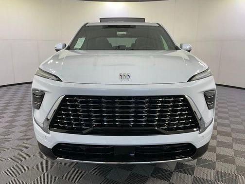 Iridescent White Tricoat 2026 Buick Enclave Avenir FWD