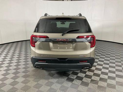 2023 GMC Acadia AWD AT4