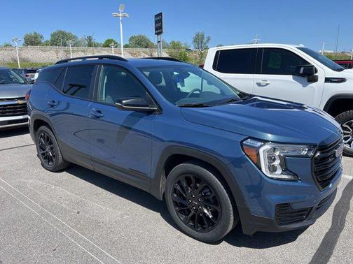 Downpour Metallic 2024 GMC Terrain SLE