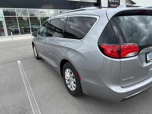 2018 Chrysler Pacifica Touring-L Plus