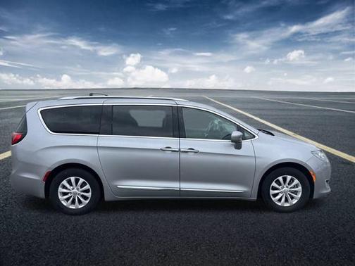 2018 Chrysler Pacifica Touring-L Plus
