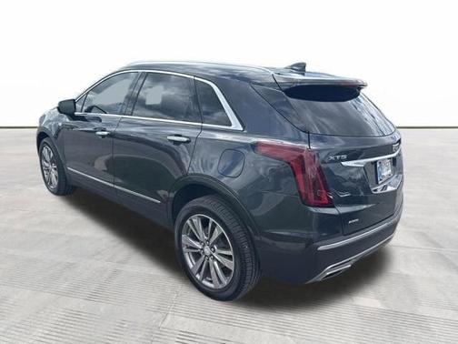 Wilder Metallic 2022 Cadillac XT5 Premium Luxury