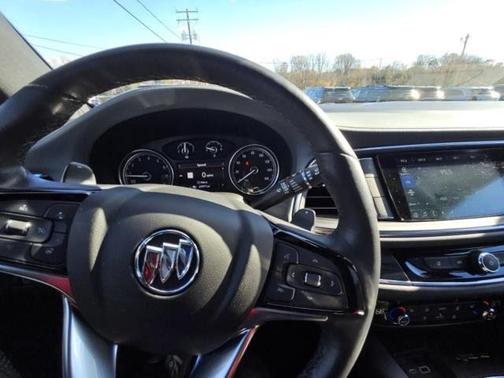 2024 Buick Enclave Essence FWD