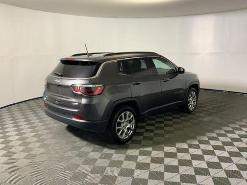 2022 Jeep Compass Latitude Lux