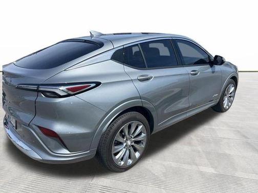 Moonstone Gray Metallic 2025 Buick Envista Avenir FWD