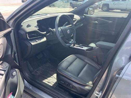 Moonstone Gray Metallic 2025 Buick Envista Avenir FWD