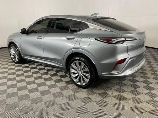 Moonstone Gray Metallic 2025 Buick Envista Avenir FWD