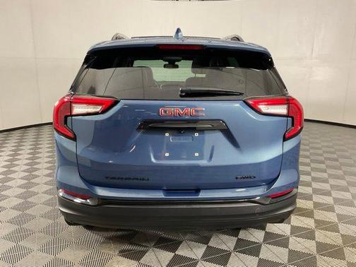 Downpour Metallic 2024 GMC Terrain SLT