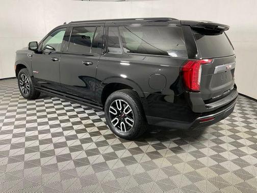2021 GMC Yukon XL 4WD AT4