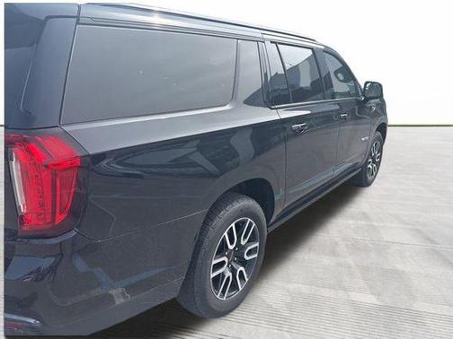 2021 GMC Yukon XL 4WD AT4