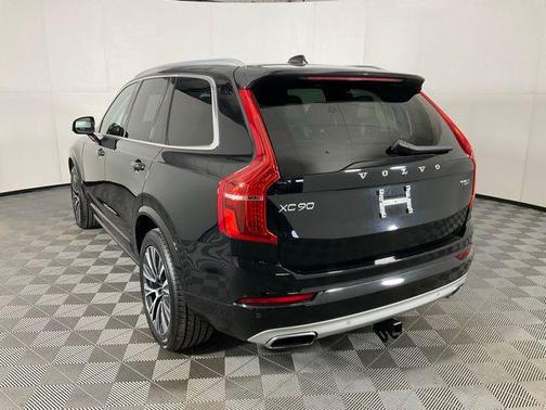 2021 Volvo XC90 T5 Momentum