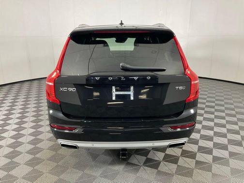 2021 Volvo XC90 T5 Momentum
