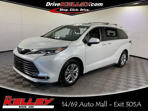 2022 Toyota Sienna Platinum