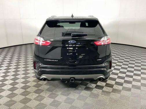 Agate Black Metallic 2022 Ford Edge Titanium
