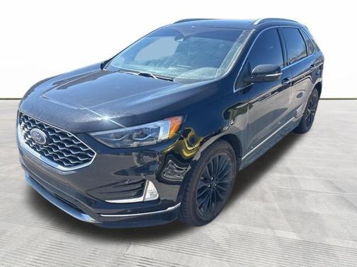 Agate Black Metallic 2022 Ford Edge Titanium