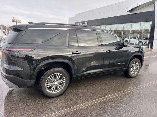 2024 Chevrolet Traverse LT