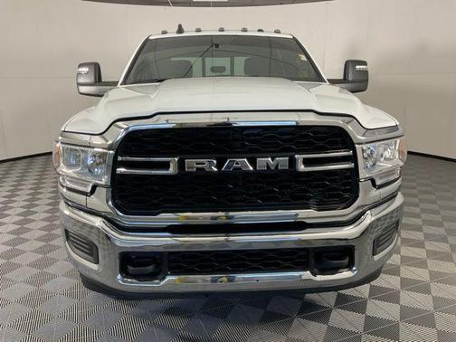2024 RAM 3500 Tradesman Crew Cab 4x4 8' Box
