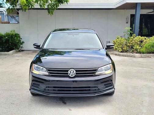 Black Uni 2015 Volkswagen Jetta Auto SE w/Connectivity