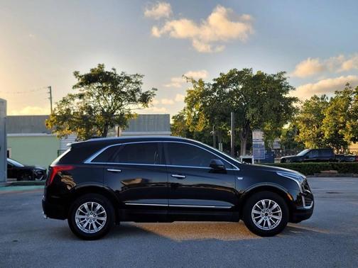 2017 Cadillac XT5 Base