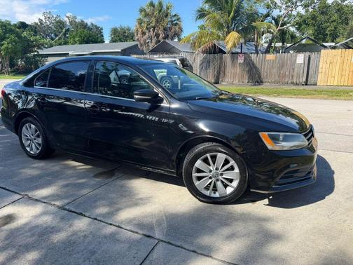 Black 2015 Volkswagen Jetta Auto SE w/Connectivity