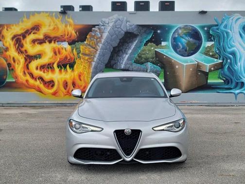 Silverstone Gray Metallic 2018 Alfa Romeo Giulia Ti Sport