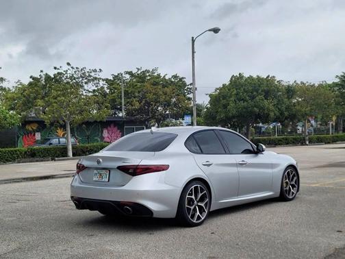 Silverstone Gray Metallic 2018 Alfa Romeo Giulia Ti Sport