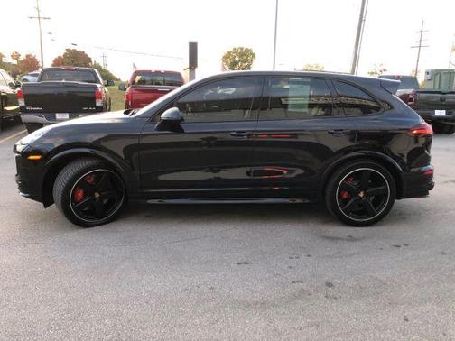 2016 Porsche Cayenne GTS