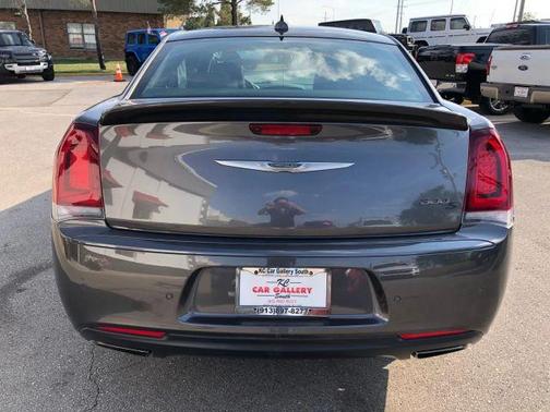 2019 Chrysler 300 S