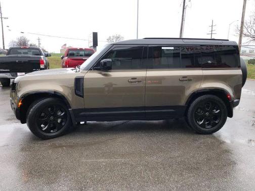 2022 Land Rover Defender 110 X-Dynamic SE