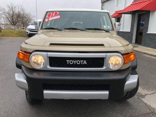 2014 Toyota FJ Cruiser Base