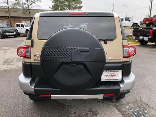 2014 Toyota FJ Cruiser Base