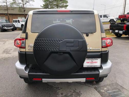 2014 Toyota FJ Cruiser Base