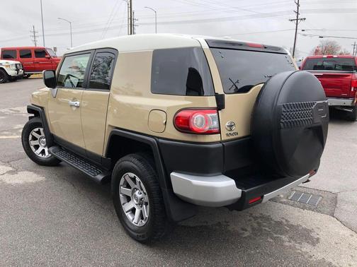2014 Toyota FJ Cruiser Base