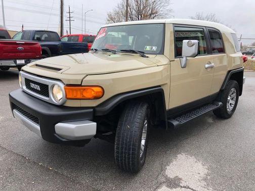 2014 Toyota FJ Cruiser Base