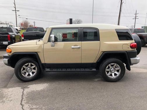 2014 Toyota FJ Cruiser Base