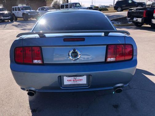 2005 Ford Mustang GT Premium