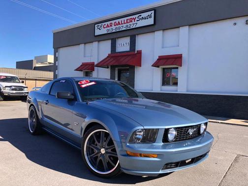 2005 Ford Mustang GT Premium