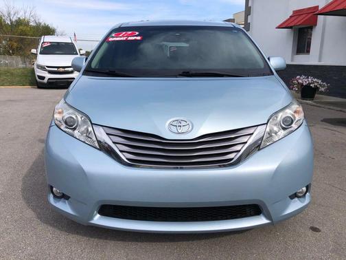 2017 Toyota Sienna XLE Premium