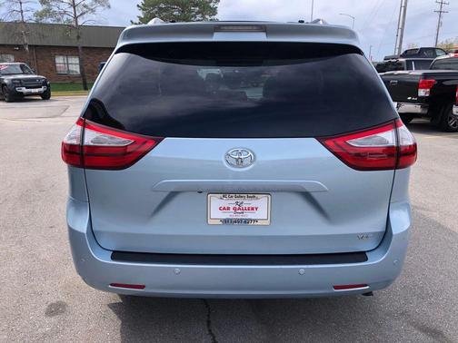 2017 Toyota Sienna XLE Premium