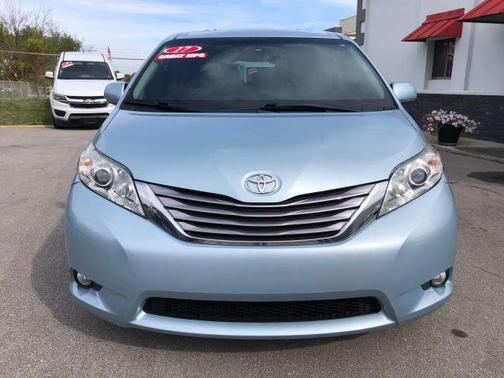 2017 Toyota Sienna XLE Premium
