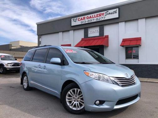 2017 Toyota Sienna XLE Premium