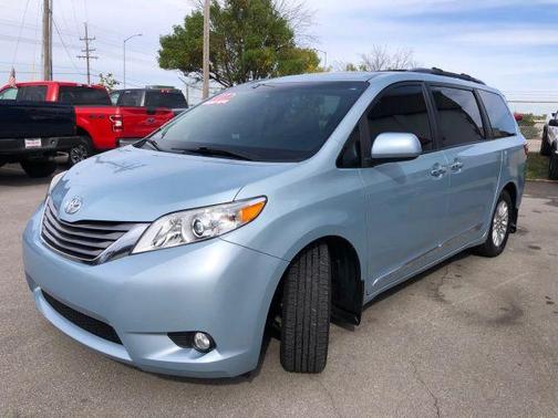 2017 Toyota Sienna XLE Premium