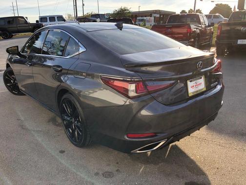 2025 Lexus ES 350 F SPORT Handling
