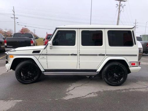 White 2009 Mercedes-Benz G-Class Base