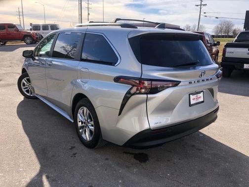 2024 Toyota Sienna XLE
