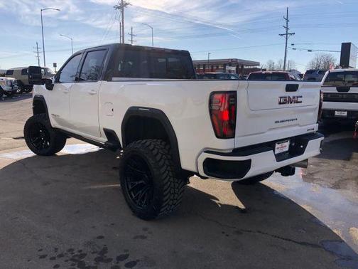 2024 GMC Sierra 2500 AT4